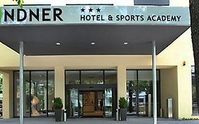 Lindner Hotel Frankfurt Sportpark, Part Of Jdv By Hyatt Francoforte sul Meno Exterior photo